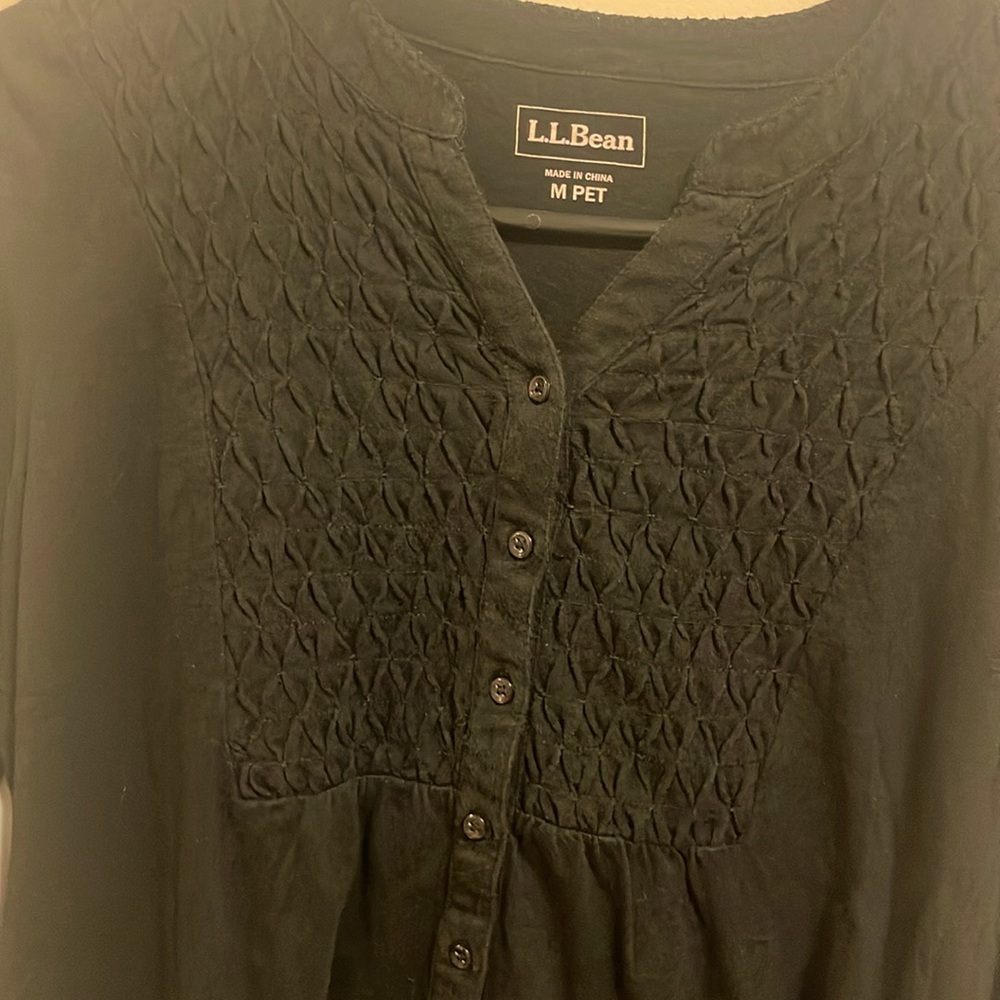 L.L.Bean embroidered V-Neck black women’s Medium button down cardigan top - Picture 2 of 10